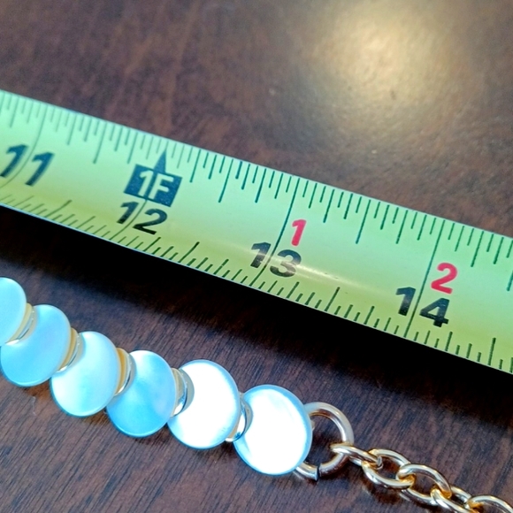 Vintage Mother of Pearl Choker - Picture 7 of 7